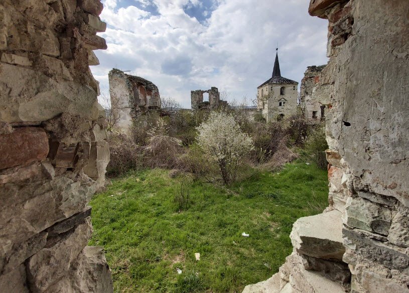 Ruinele Cetății Korniș, Pomezeu, Romania, Romania